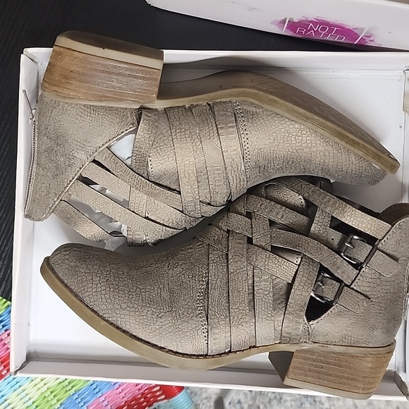 NOT RATED - Picture 6 of 9